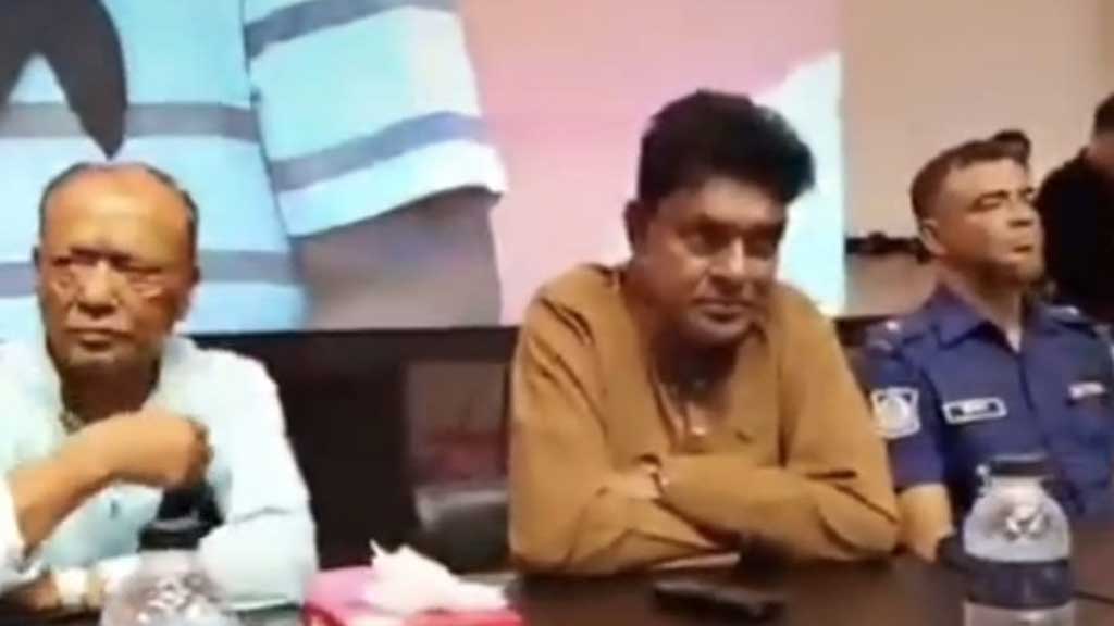 সোনাগাজীতে বিএনপির অনুষ্ঠানে দুই ওসির উপস্থিতি ঘিরে আলোচনা-সমালোচনা