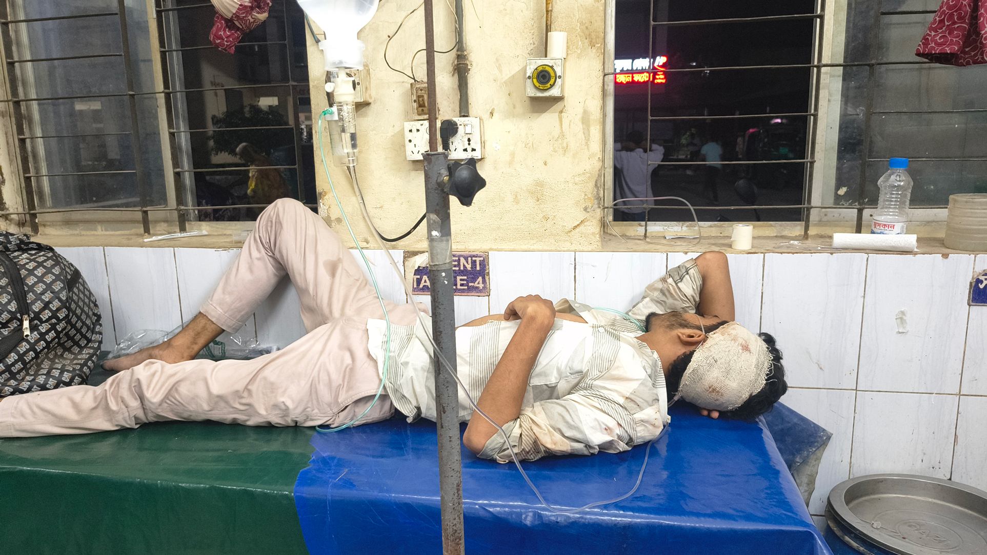 ফেনীতে পেট্রলপাম্পে তেল নেওয়াকে কেন্দ্র করে সংঘর্ষ, যুবক আহত, আটক ১