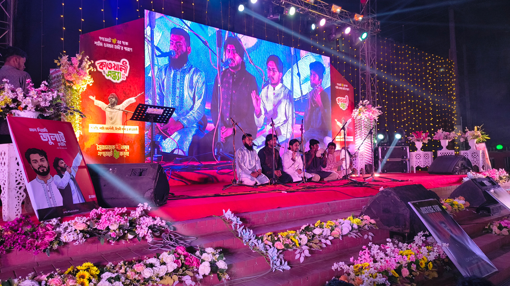 গণভোটে ‘হ্যাঁ’র পক্ষে ও শহীদ ওসমান হাদি স্মরণে ফেনীতে কাওয়ালি সন্ধ্যা