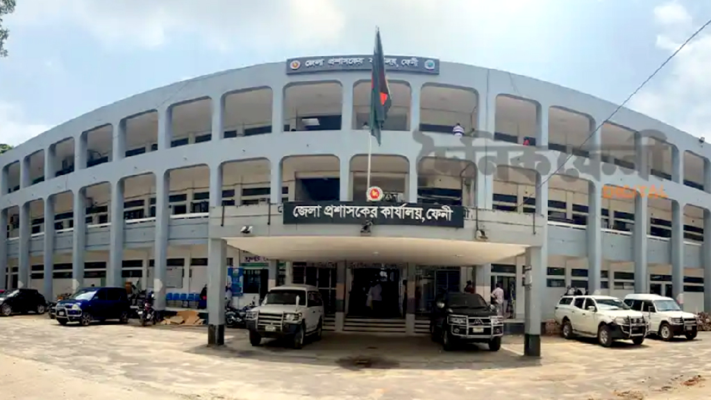 মাগরিবের পর শিক্ষার্থীদের বাইরে থাকা মানা, মাইকিং করে ডিসির নির্দেশনা