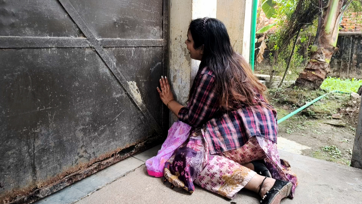 ‘রাফার আব্বু ওঠো, তুমি না থাকলে আমাদের কী হইবো?’