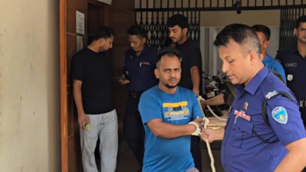 পথচারীকে অশ্লীল অঙ্গভঙ্গি, আটোচালক কারাগারে