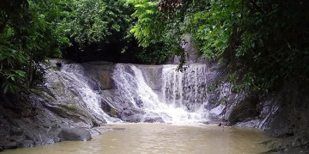 বৈরী আবহাওয়ার কারণে মিরসরাইয়ের সব পাহাড়ি ঝরনায় প্রবেশ বন্ধ