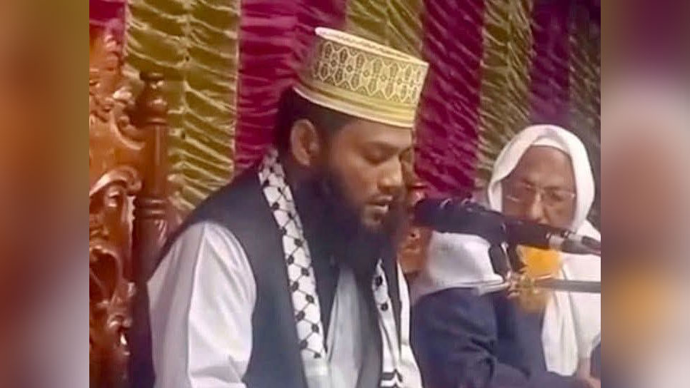 গাইবান্ধায় মাহফিলে বয়ানরত অবস্থায় ব্রেন স্ট্রোক, হাসপাতালে বক্তার মৃত্যু