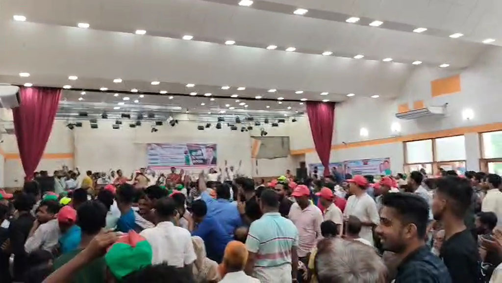 ফরিদপুরে বিএনপির কর্মী সম্মেলনে হট্টগোল, ভুয়া স্লোগান দিয়ে একাংশের বর্জন