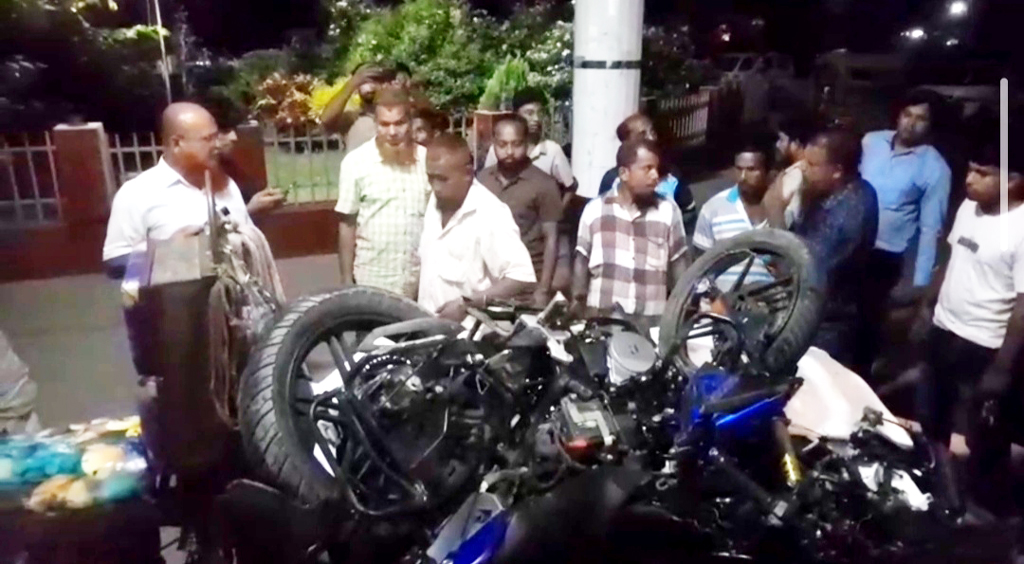 ফরিদপুরের ভাঙ্গায় গাড়ির চাপায় মোটরসাইকেল আরোহী তিন বন্ধু নিহত