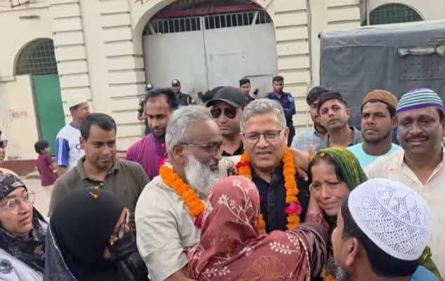 ফরিদপুরে আওয়ামী লীগ নেতাকে জেলগেটে বরণ করলেন বিএনপির এমপি