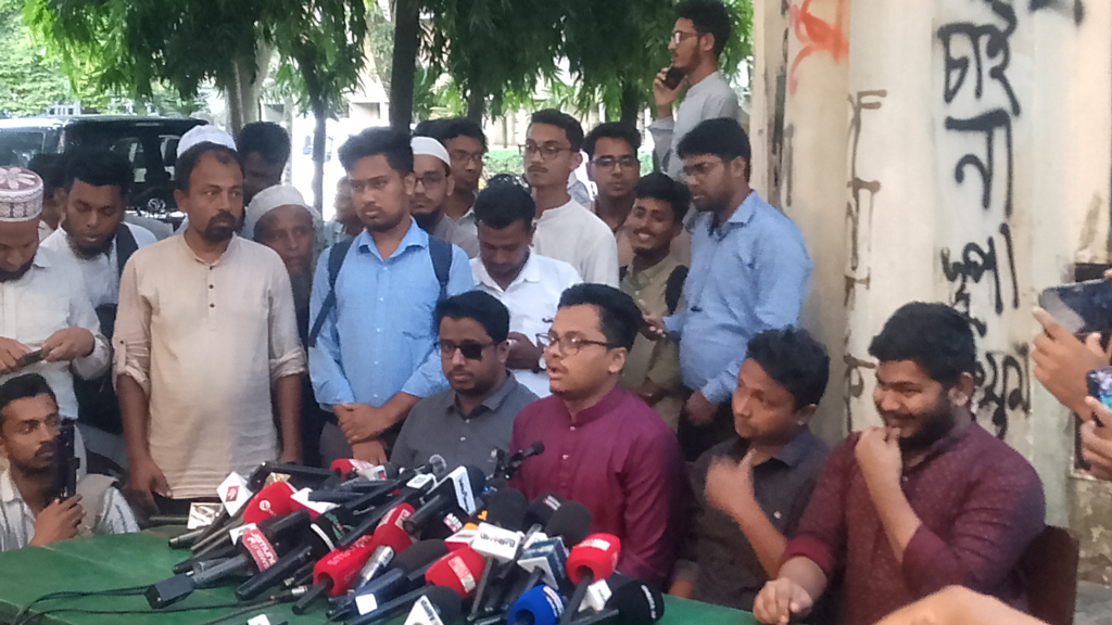 ডাকসু নির্বাচন নিয়ে ষড়যন্ত্র করে কেউ পার পাবে না: জিএস প্রার্থী ফরহাদ