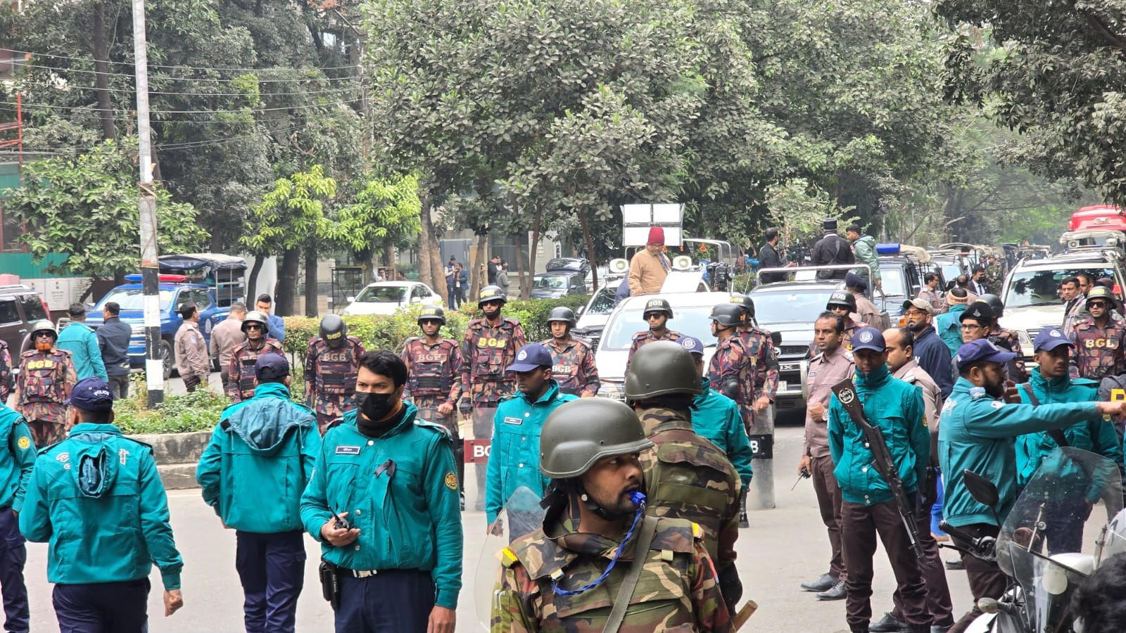 খালেদা জিয়ার মরদেহ মানিক মিয়া অ্যাভিনিউয়ে, চলছে জানাজার প্রস্তুতি