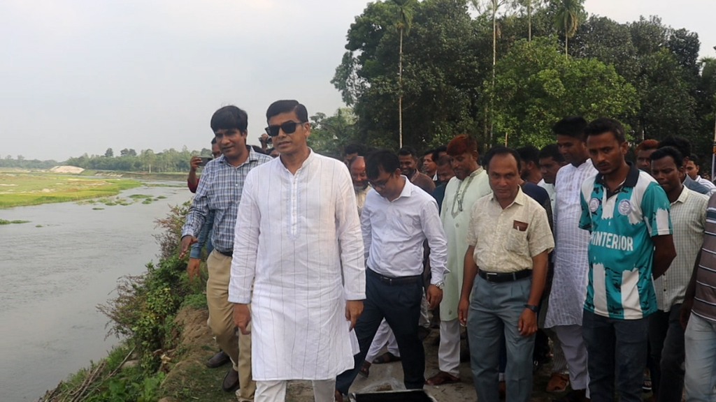 ফারাক্কা চুক্তিসহ অভিন্ন নদীর পানিপ্রবাহ ফেরাতে ভারতের সঙ্গে আলোচনা চলছে: পানিসম্পদ প্রতিমন্ত্রী