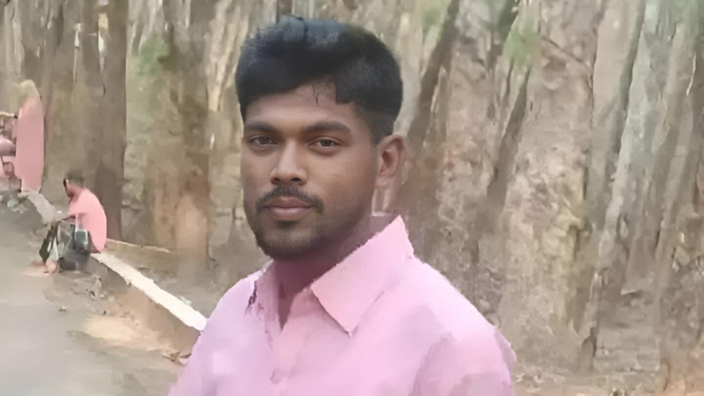 গাছ কাটতে গিয়ে বিদ্যুতায়িত হয়ে গাছির মৃত্যু