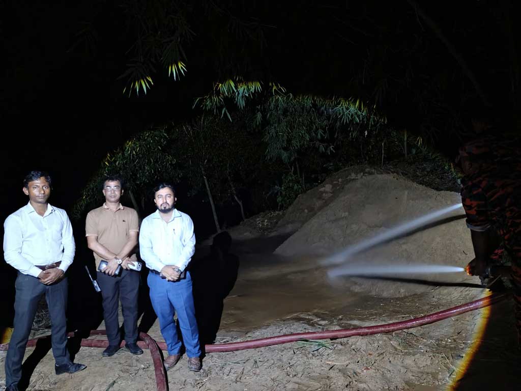 অবৈধ বালু উত্তোলন: ২০ হাজার ঘনফুট বালু জব্দ, হালদা নদীতে ফেরত