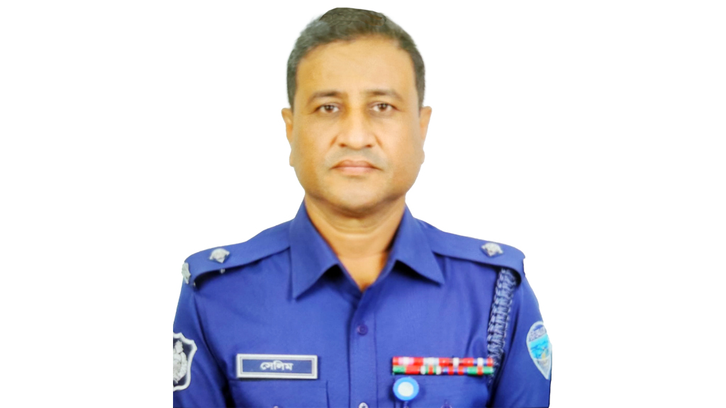 সড়কজুড়ে চাঁদার হাট ২ লাখে ‘ম্যানেজ’ ওসি