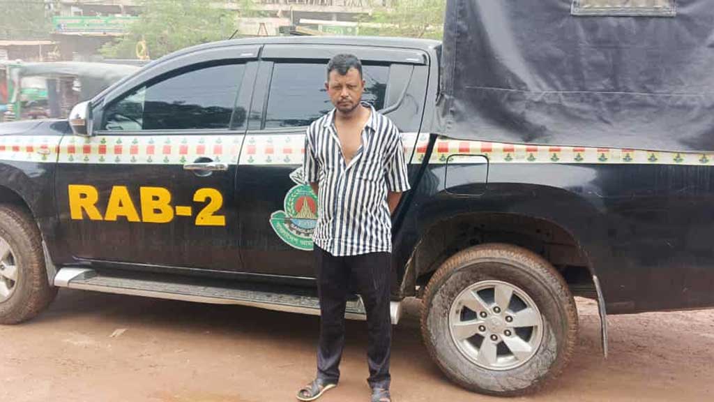 শীর্ষ সন্ত্রাসী জোসেফের সহযোগী পিচ্চি শাহীনসহ গ্রেপ্তার ৪
