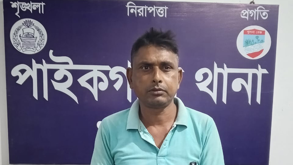 দুই বছরের সাজা এড়াতে ১৭ বছর পালিয়েছিলেন, অবশেষে জেলে