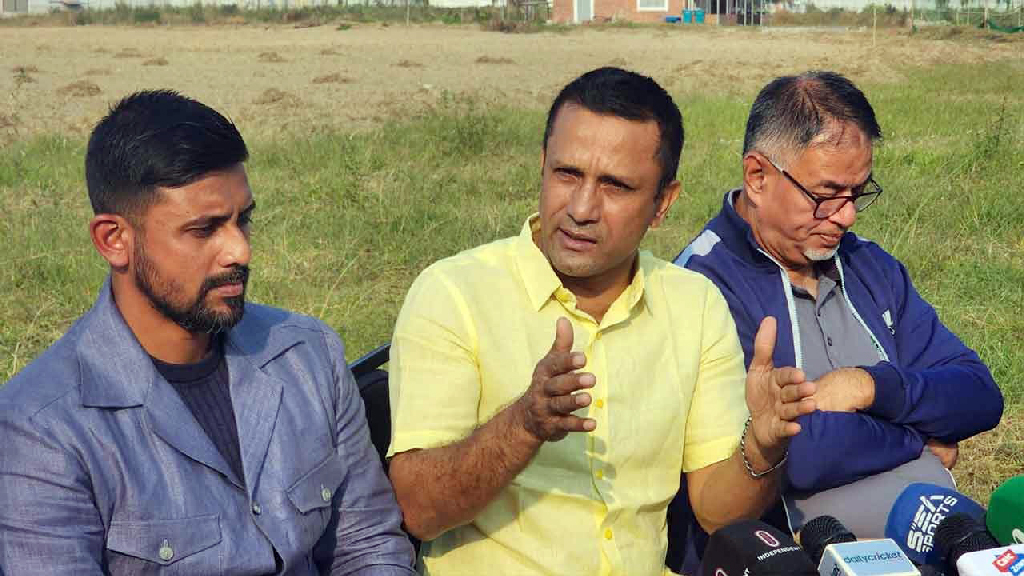 মাটি চুরির ঘটনায় তদন্ত কমিটি চান পাইলট