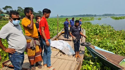 নাজিরপুরে ট্রলারডুবির ৩ দিন পর গৃহবধূর মরদেহ উদ্ধার