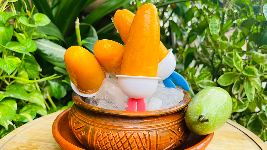 পাকা আমের হলুদ কুলফি