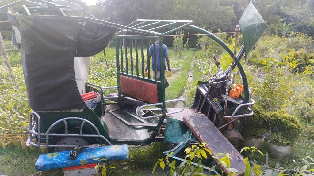 পাকুন্দিয়ায় ট্রাকের ধাক্কায় প্রাণ গেল অটোরিকশাযাত্রী দম্পতির
