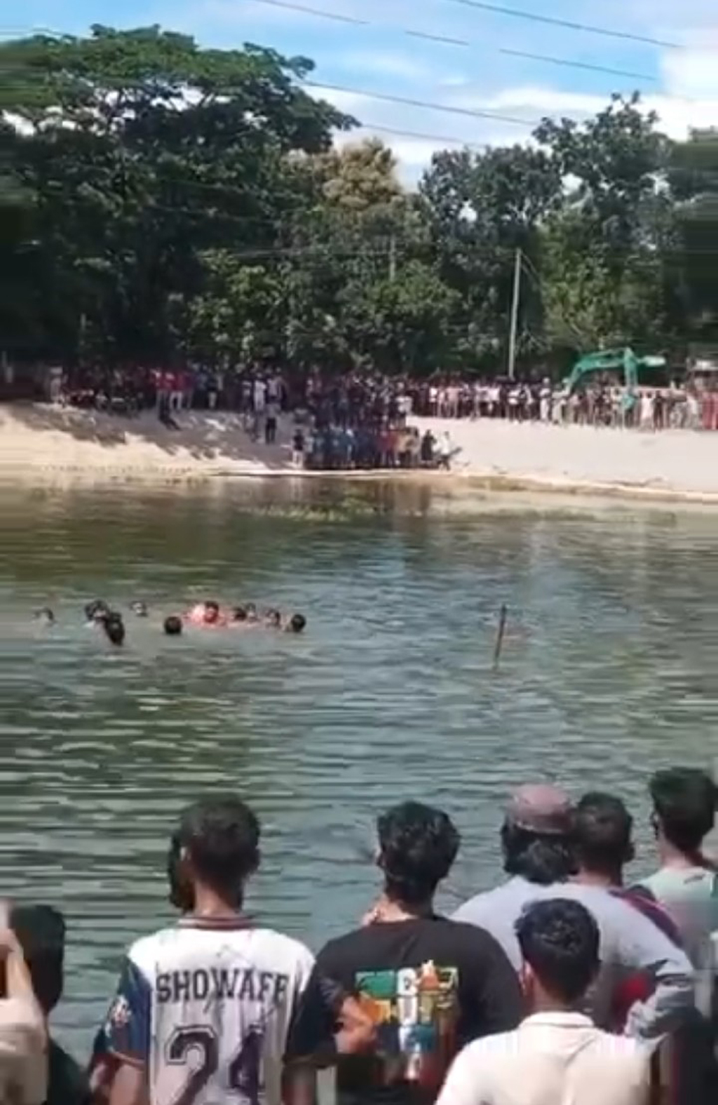 শিক্ষার্থীর মৃত্যু: চুয়েটের সেই পুকুর সেচে ফেলা হচ্ছে, সব পুকুরে নামা নিষিদ্ধ