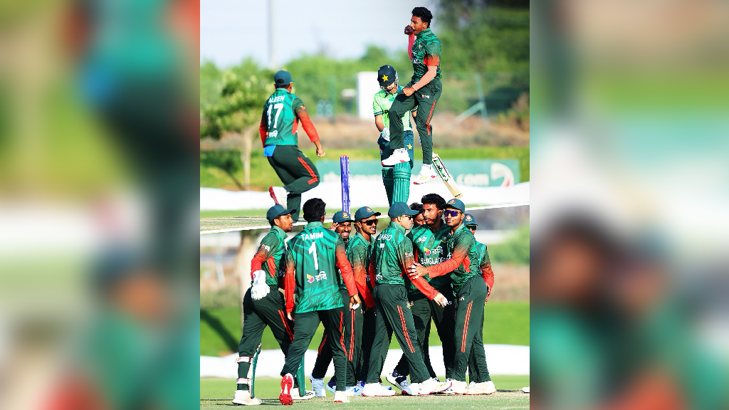 বাংলাদেশকে হ্যাটট্রিক ফাইনাল খেলতে দিল না পাকিস্তান