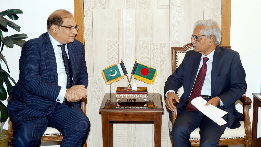 বাংলাদেশি ও পাকিস্তানি চিত্রশিল্পের যৌথ প্রদর্শনীতে জোর দেওয়া হচ্ছে: হাইকমিশনার