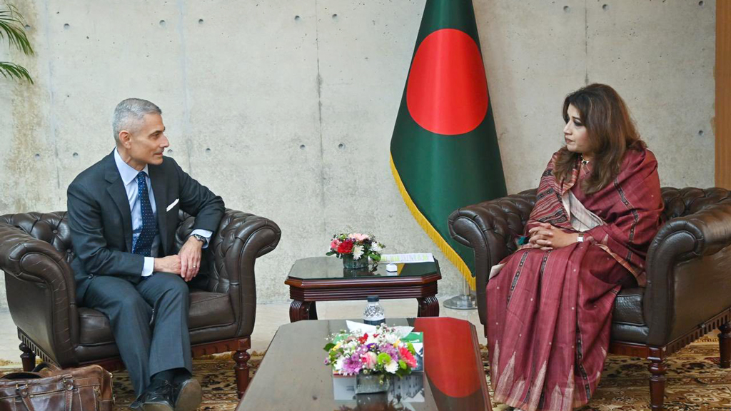 পররাষ্ট্র প্রতিমন্ত্রী শামা ওবায়েদের সঙ্গে পল কাপুরের বৈঠক