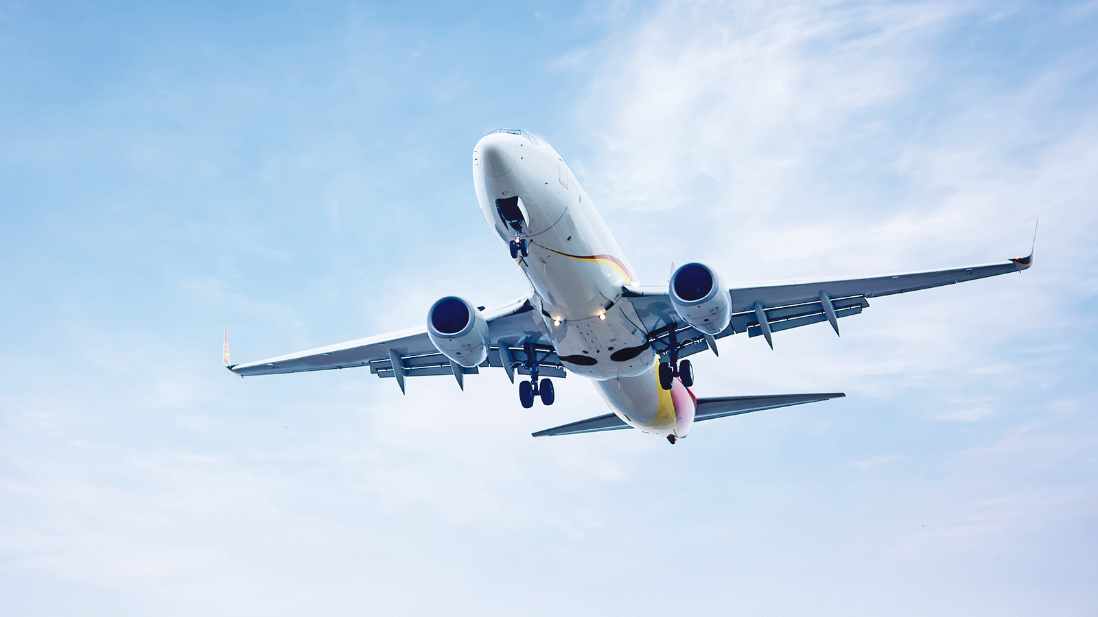 কম খরচে বিমান ভ্রমণের কৌশল