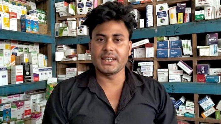 ঝলসে গেছে শিশুর শরীর, পল্লিচিকিৎসকের বিরুদ্ধে ভুল চিকিৎসার অভিযোগ