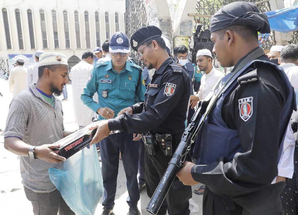 ‘মার্চ ফর খিলাফাহ’ ঘিরে বায়তুল মোকাররমে কঠোর নিরাপত্তা