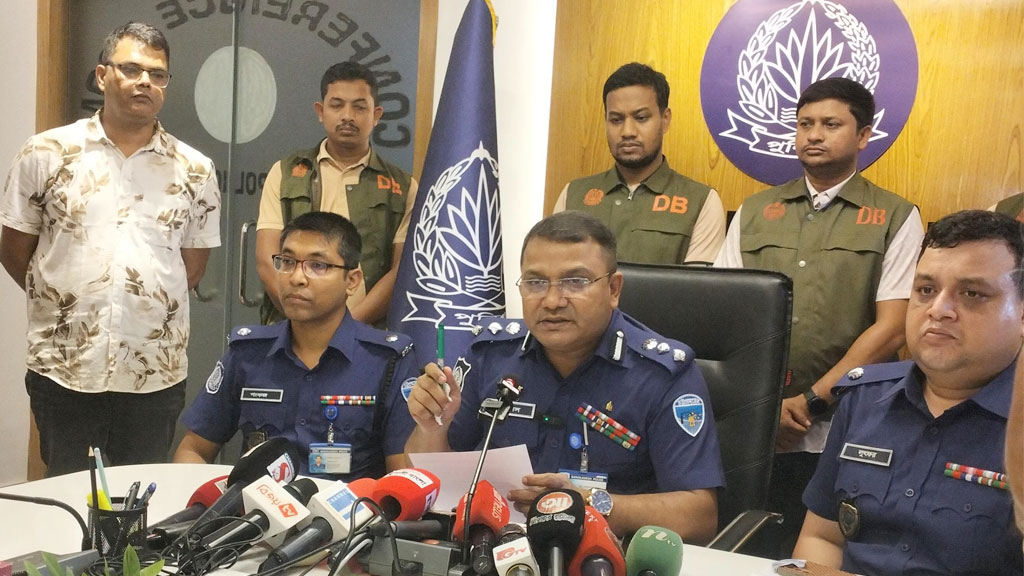 কুমিল্লা থেকে নিখোঁজ চার স্কুলছাত্রী হবিগঞ্জে উদ্ধার: বাড়ি ছাড়ার নেপথ্যে অনলাইন পরিচয়