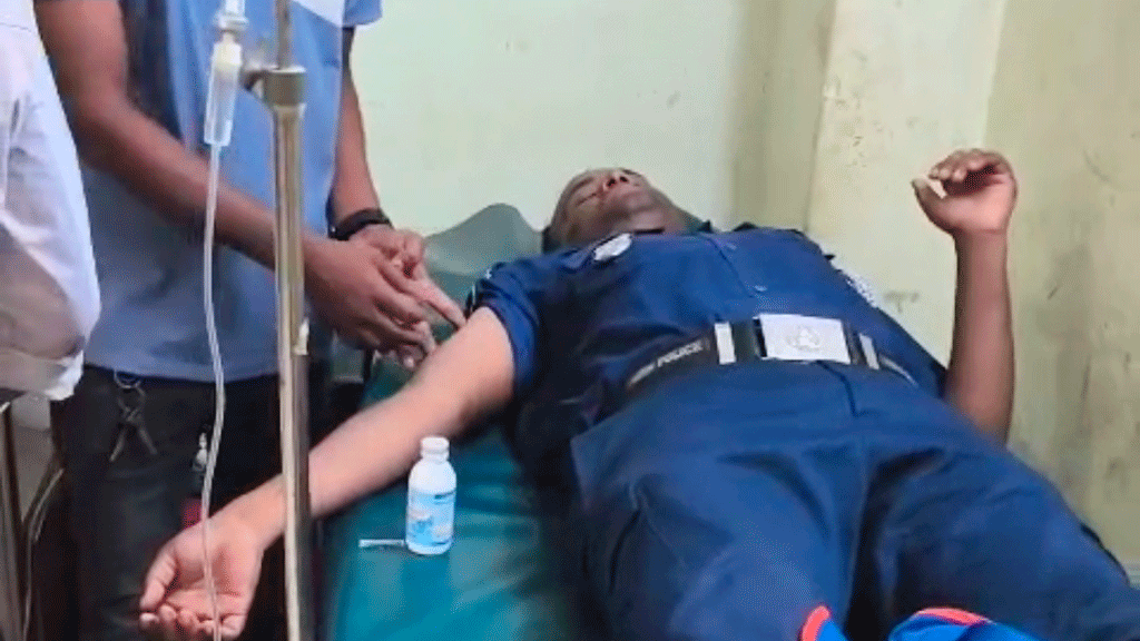 মেঘনা নদীতে অভিযানে চাঁদাবাজদের হামলা, পুলিশসহ আহত ৫