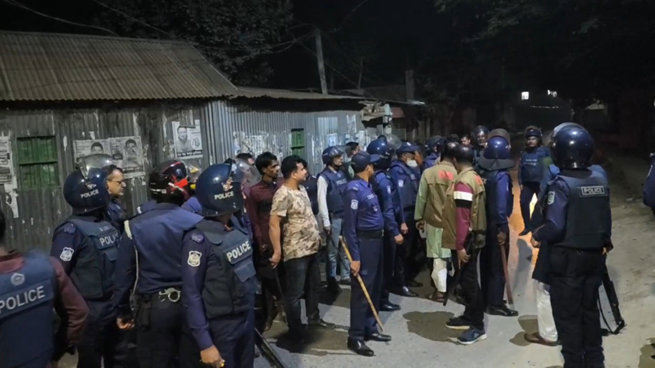 ময়মনসিংহে দুই গ্রামবাসীর সংঘর্ষ, পুলিশসহ আহত ১৫