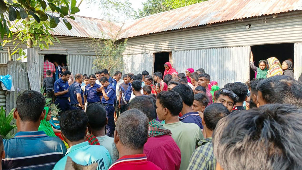 বড় ভাইকে কুপিয়ে হত্যা ছোট ভাইয়ের