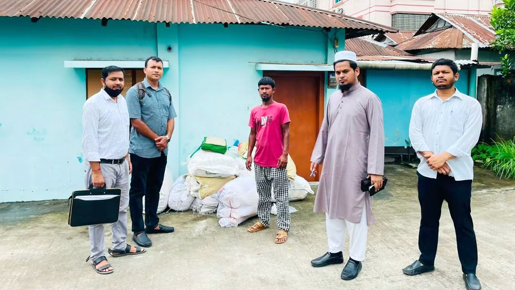 কিশোরগঞ্জে ৪১৫ কেজি পলিথিন জব্দ, জরিমানা