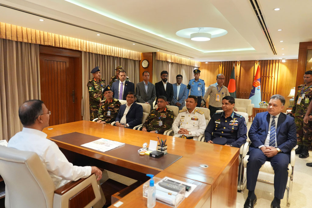 প্রথমবারের মতো সশস্ত্র বাহিনী বিভাগে অফিস করলেন প্রধানমন্ত্রী তারেক রহমান