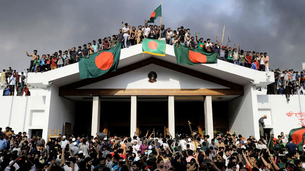 জুলাই জাদুঘরের জন‍্য স্মারক সংগ্রহ শুরু