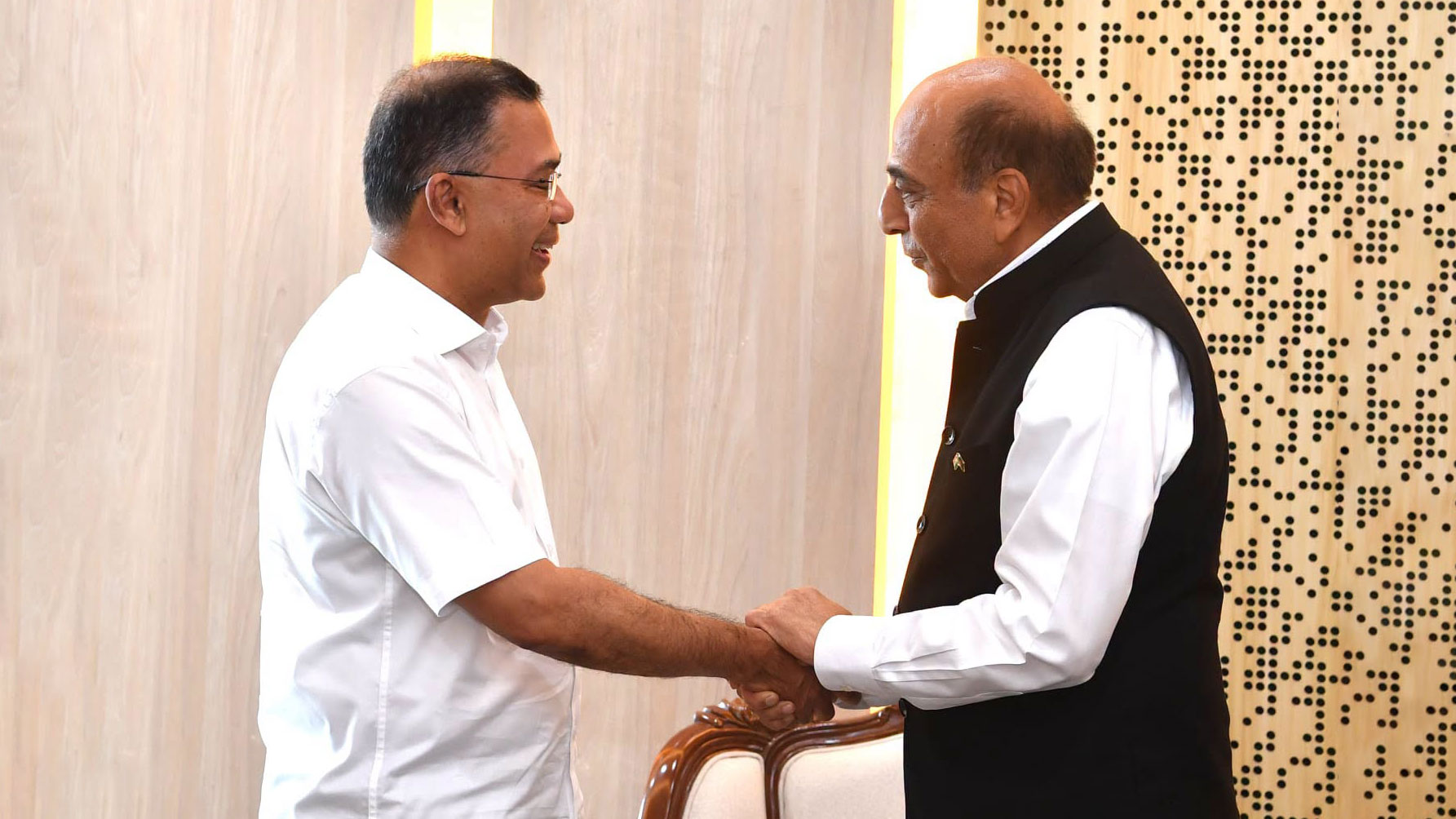 প্রধানমন্ত্রীর সঙ্গে ভারতীয় হাইকমিশনারের সাক্ষাৎ