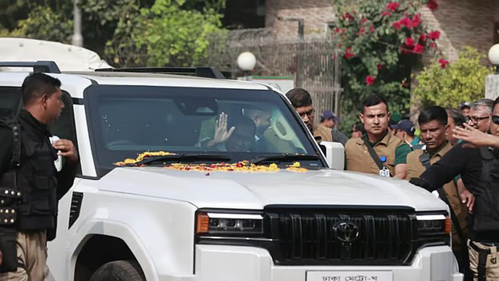 সরকারি গাড়ি ব্যবহার করবেন না প্রধানমন্ত্রী, চলবেন নিজের গাড়িতেই