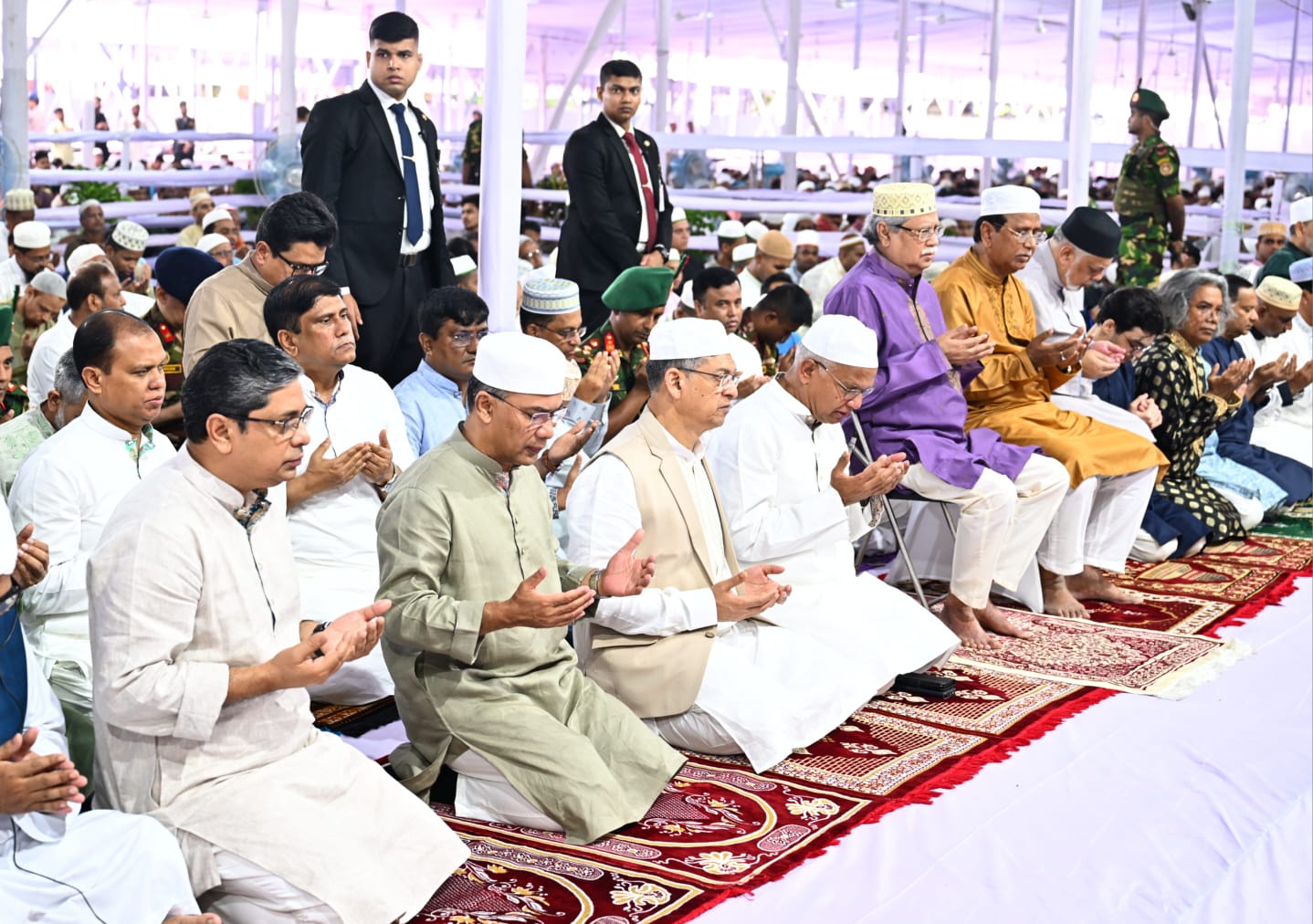 জাতীয় ঈদগাহে ঈদের প্রধান জামাত অনুষ্ঠিত