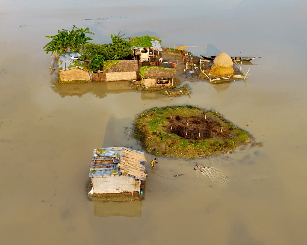 বৃষ্টি-ঢলে বন্যা: চট্টগ্রামে ক্ষতিগ্রস্ত ১৩২০ কিমি সড়ক