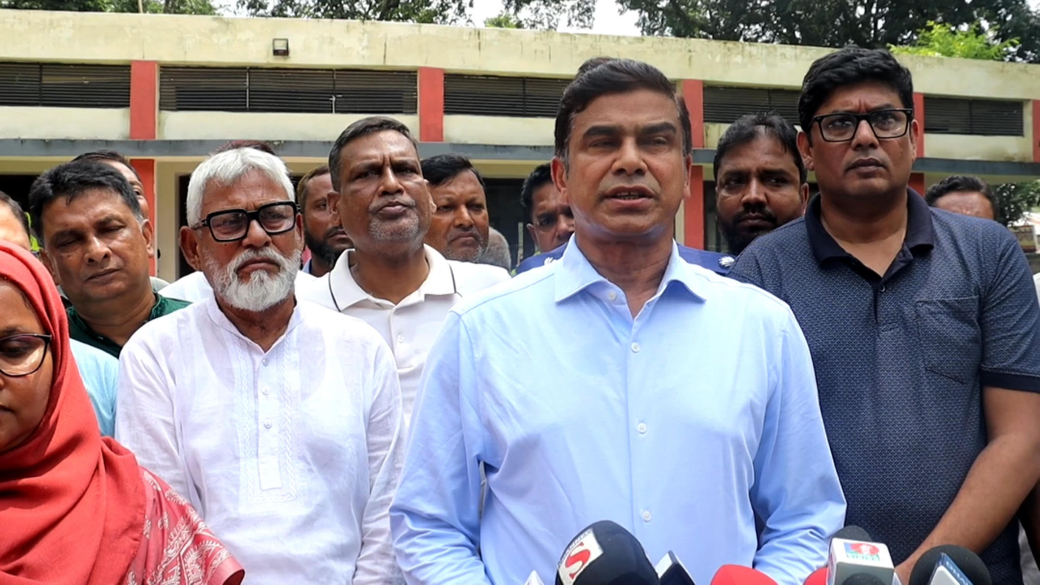 ডিলারেরা যথাযথ সার বিতরণ না করায় কৃত্রিম সংকট তৈরি হয়েছে: পানিসম্পদ প্রতিমন্ত্রী