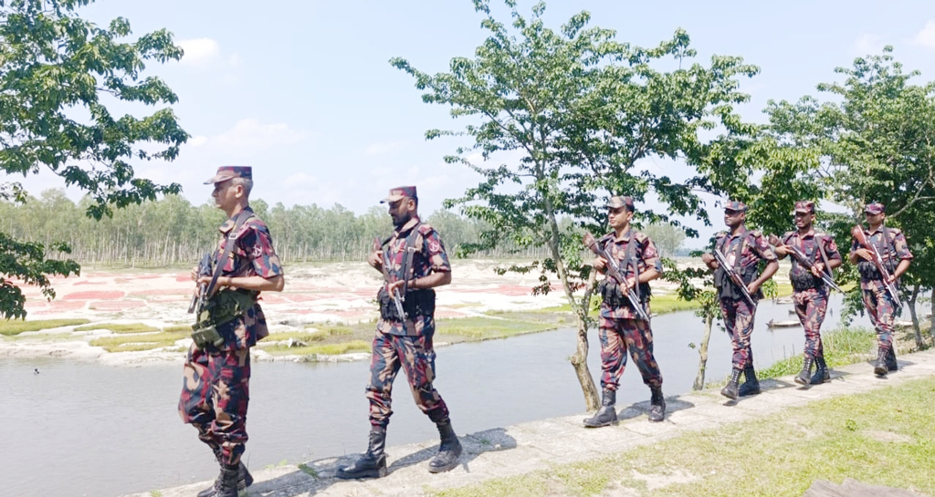 অনুপ্রবেশ ঠেকাতে পঞ্চগড় সীমান্তে নজরদারি বৃদ্ধি