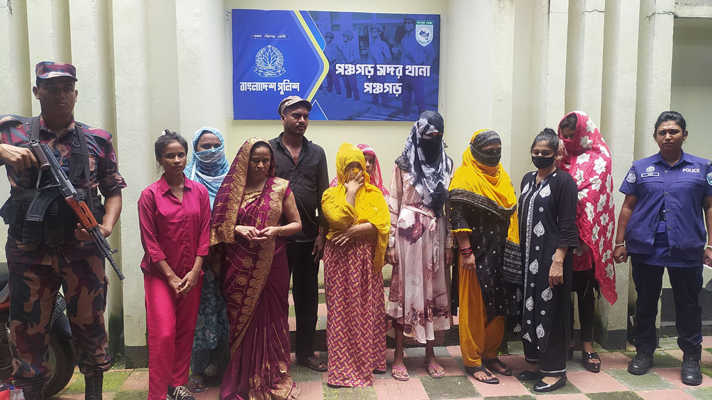 পঞ্চগড় ও নওগাঁ সীমান্ত দিয়ে ২৭ জনকে পুশ ইন করল বিএসএফ
