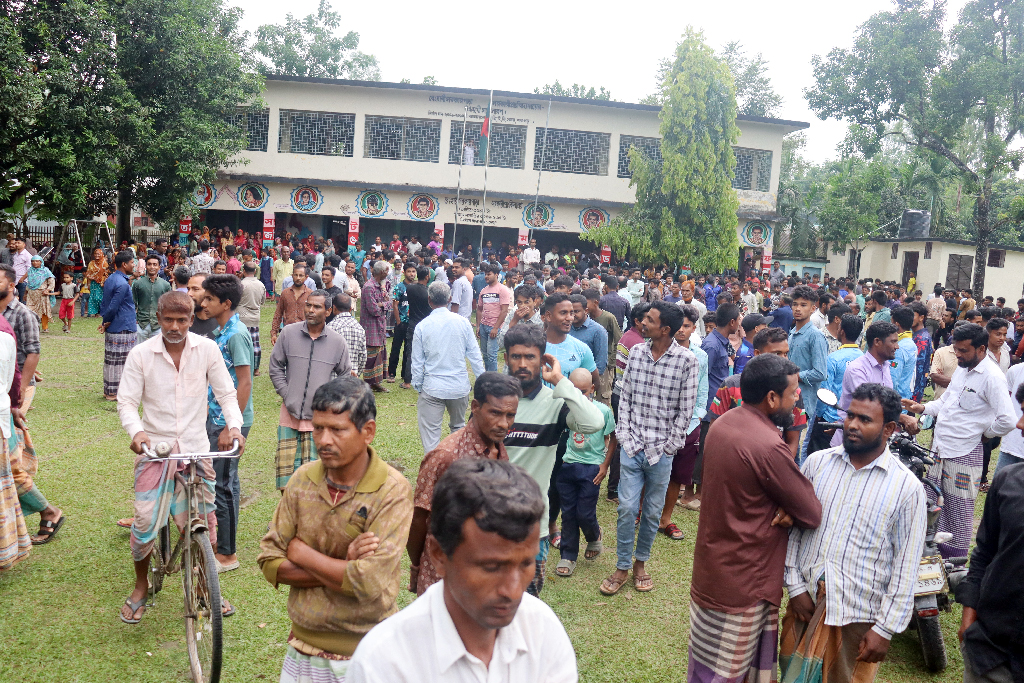 ছাত্রীর শ্লীলতাহানির অভিযোগে প্রধান শিক্ষক অবরুদ্ধ