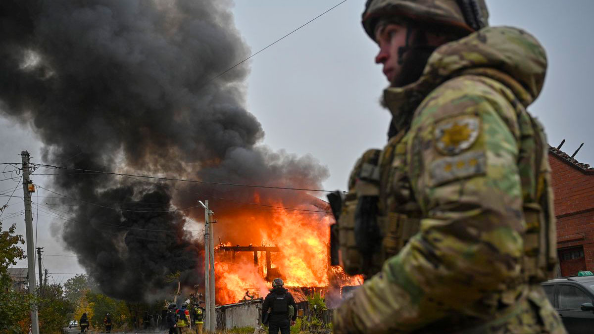 ‘গ্রে জোনে’ হাজার হাজার রুশ সেনা, কোণঠাসা ইউক্রেনের বাহিনী