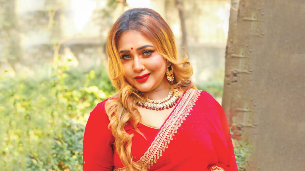 শিল্প সমিতির নির্বাচনে হেরে চিত্রনায়িকা পলির অভিযোগ
