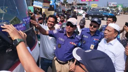 চালকদের সচেতন করতে কিশোরগঞ্জে জেলা পুলিশের ক্যাম্পেইন