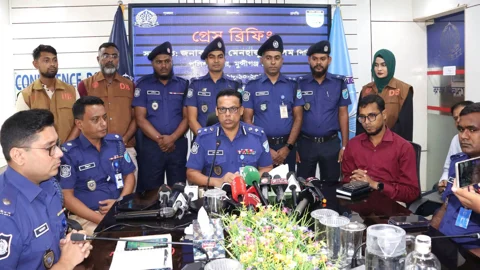 ‘পারিবারিক অশান্তির’ কারণে বাড়ি থেকে পালিয়ে কক্সবাজারে স্কুল-মাদ্রাসার ৩ কিশোরী 