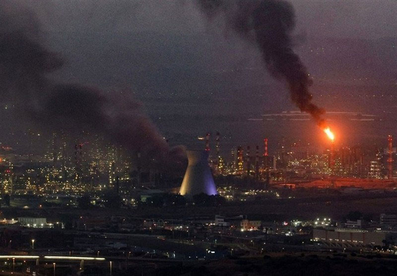 ইসরায়েলের শতাধিক স্থানে হামলা, ৫ বিদ্যুৎকেন্দ্র গুঁড়িয়ে দেওয়ার পরিকল্পনা ইরানের